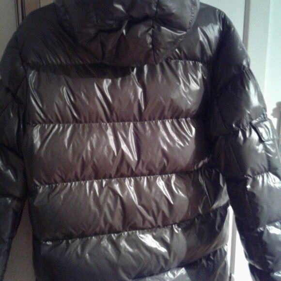 Moncler jacket new size small dark green beautiful color - Picture 5 of 7